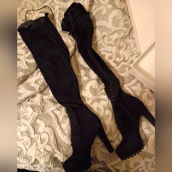 Boots - Picture 1 of 5